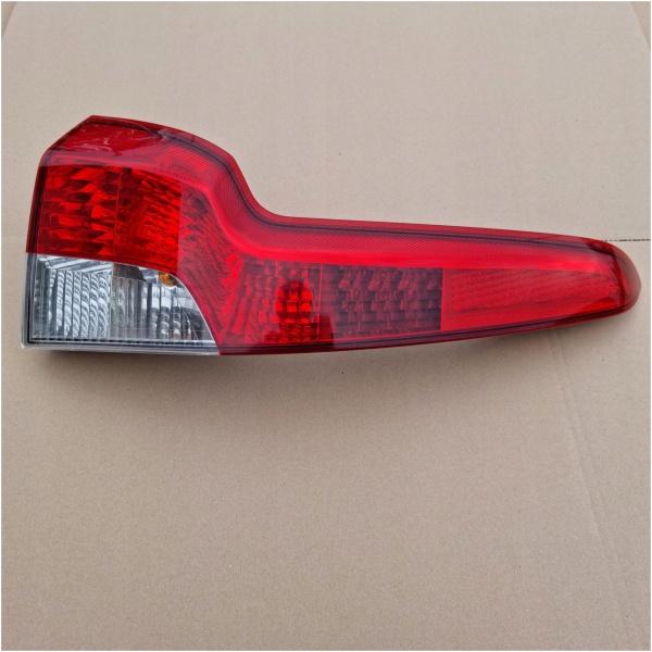 LYS TIL VOLVO V50 LIFT 2007-2012 VENSTRE BAK 30763509