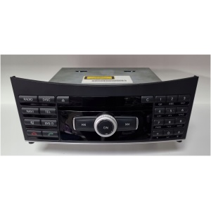 MERCEDES E-KLASSE RADIO OG NAVIGASJON + KODE A2129005212