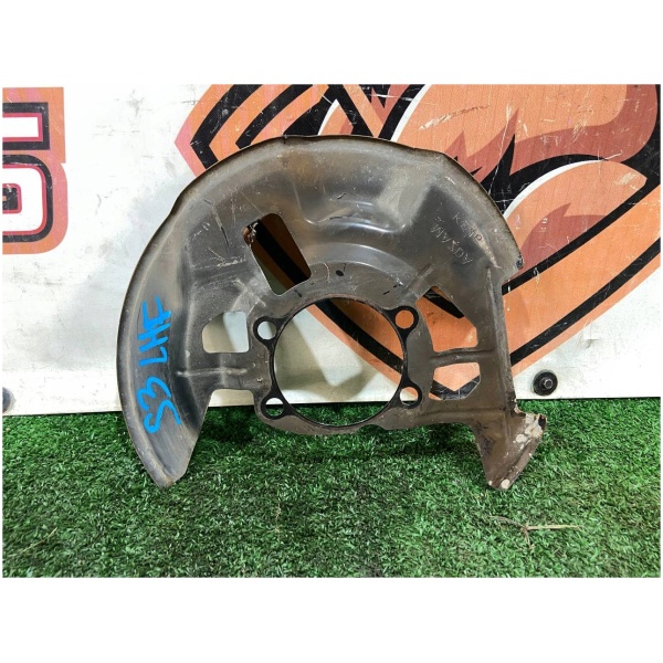 FORAN VENSTRE BREMSESKJOLD MAZDA K01133271A