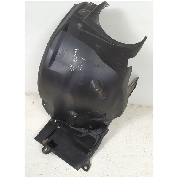 INNERSKJERM VENSTRE FORAN MERCEDES W203 A2038841122