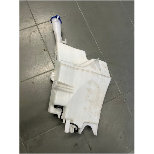 SPYLERVÆSKETANK HYUNDAI TUCSON III 3 98610-D7600