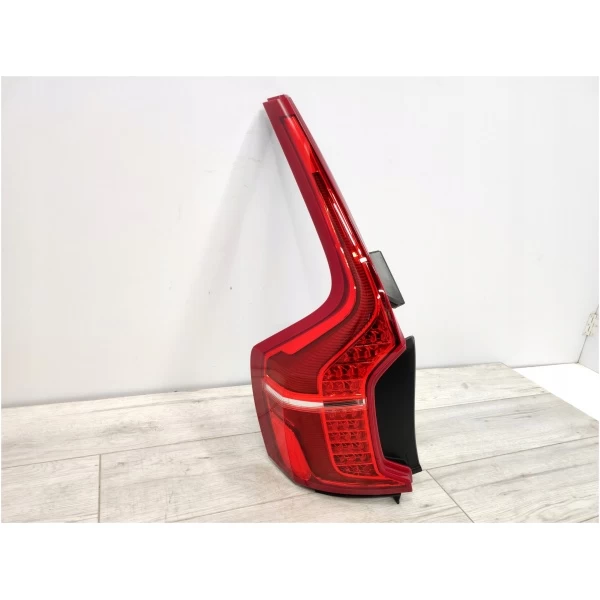 BAKLAMPE VENSTRE VOLVO XC90 31655915
