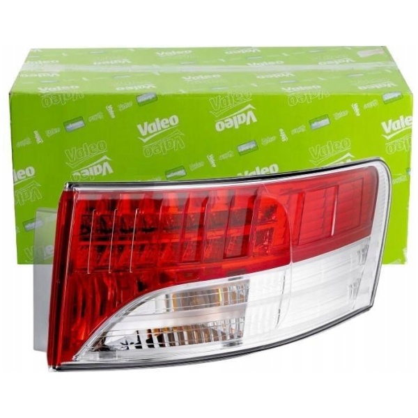 HØYRE BAKLYKT TOYOTA AVENSIS T27 8155105260