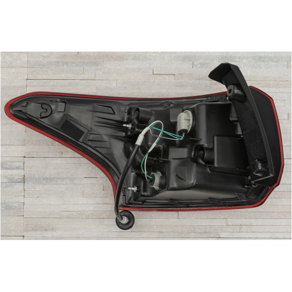 HØYRE BAKLYKT MITSUBISHI OUTLANDER III 8330A998 - Bilde 2