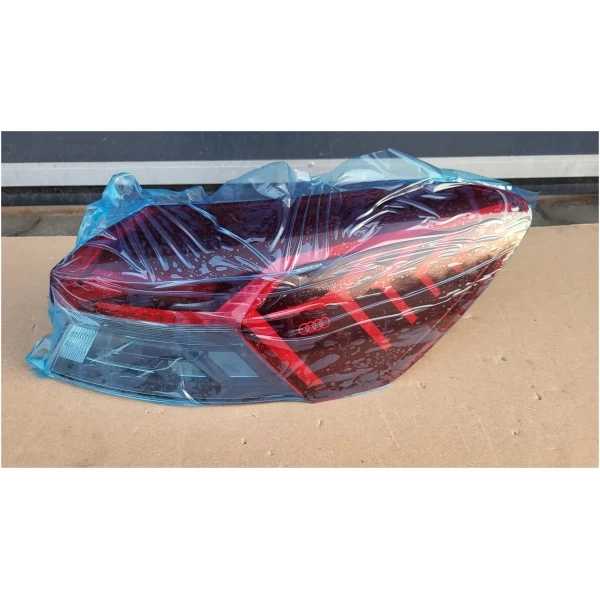 BAKLYKT HØYRE BAK AUDI Q4 E-TRON OE 89A945070