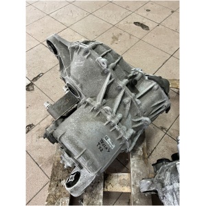 ELEKTRISK MOTOR BAK TESLA Y 27000KM 1665000DEL