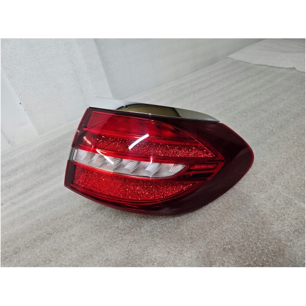 MERCEDES E W213 BAKLYKT HØYRE A2139068800