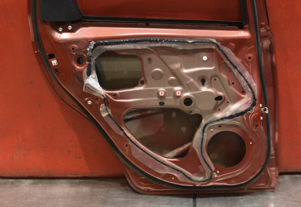 VENSTRE BAKDØR TOYOTA YARIS III 3N8 670040D210 - Bilde 12