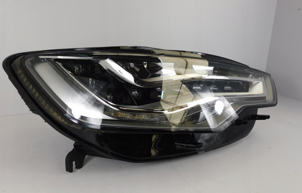 AUDI A6 HØYRE FRONTLYKT 4G0941774C - Bilde 3