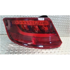 BAKLYKT VENSTRE AUDI A3 8V4945095D