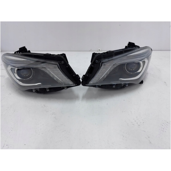 KOMPLETT BI-XENON FRONTLYKTER FOR MERCEDES CLA A1179066300 A1179066400