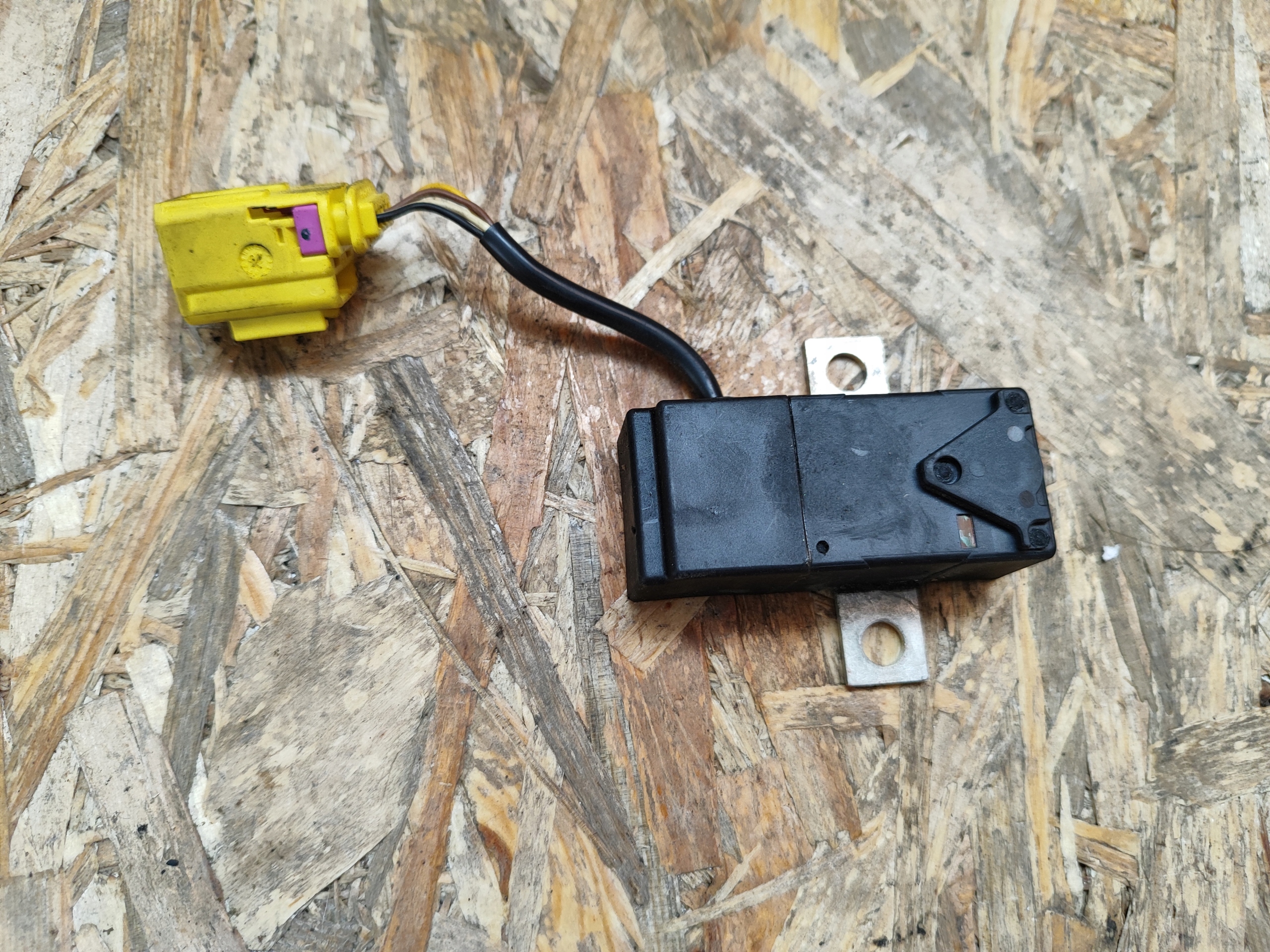 PYROTEKNISK SIKRING AUDI A8 7L0915457A