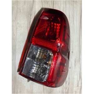 TOYOTA HILUX VIII BAKLYS VENSTRE 815510K281