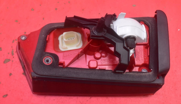 VENSTRE INDRE BAKLYKT AUDI A6 4G9945093B - Bilde 2