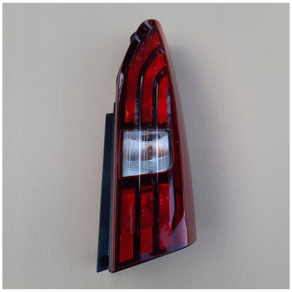 HØYRE BAKLYKT PEUGEOT RIFTER 9820555280