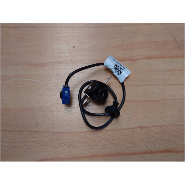 TESLA S RYGGEKAMERA 1061269-00-D