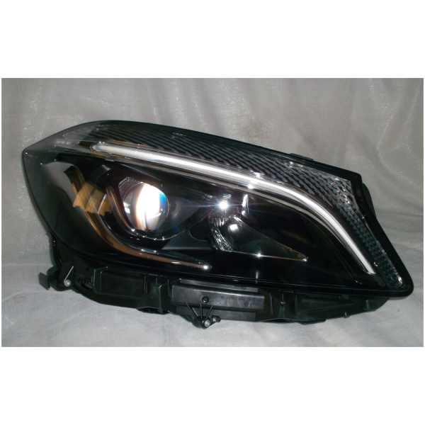 HØVEDLYKT HØYRE MERCEDES A180 A1769066000