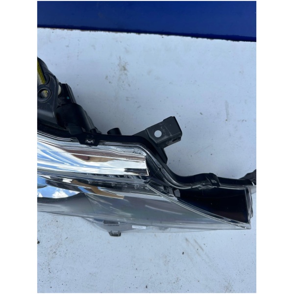 Høyre xenon frontlykt Toyota Auris 8111002E40 - Bilde 3