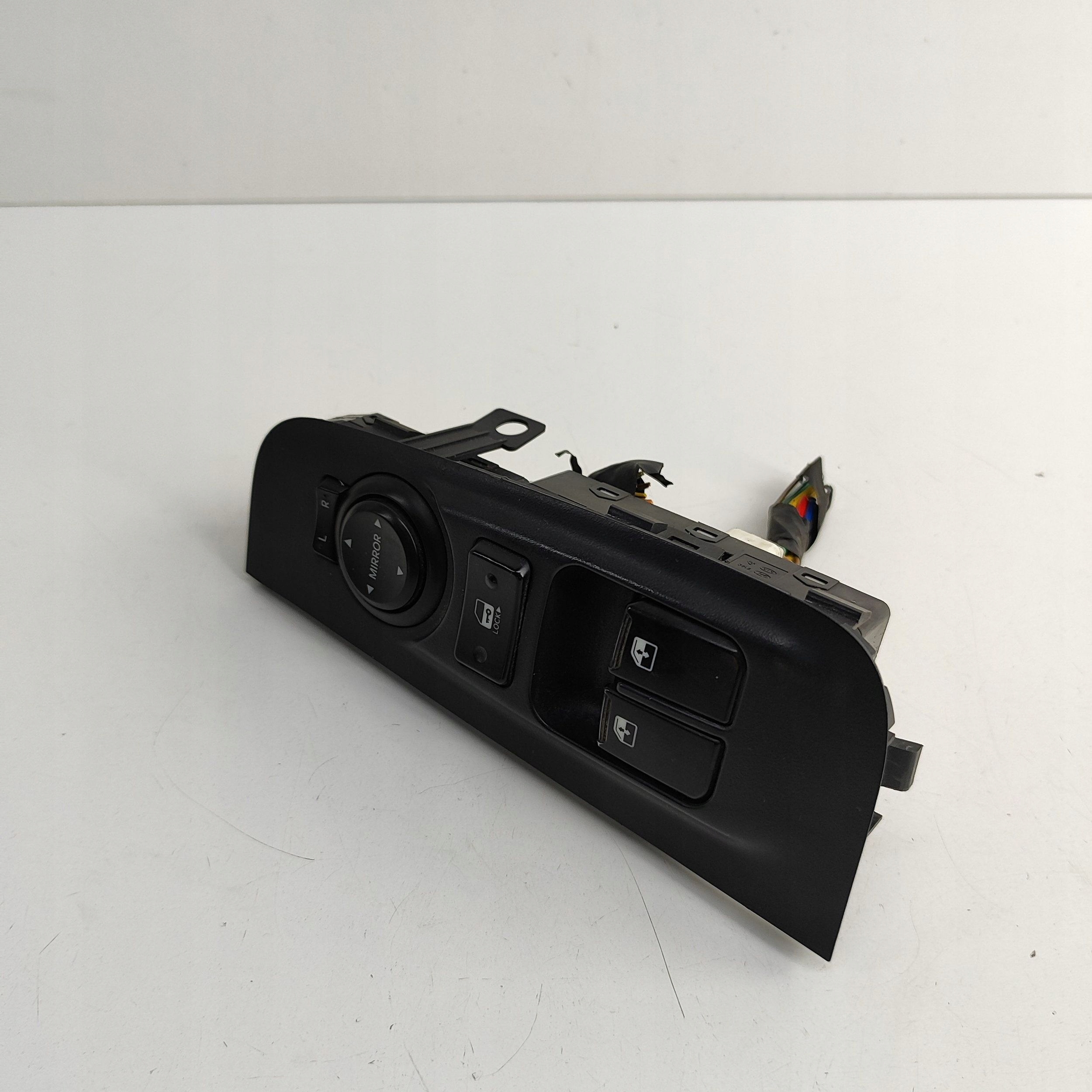 Venstre foran dør bryter Hyundai H1 935704H300WK - Bilde 2