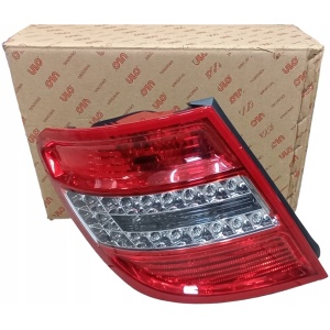 Venstre baklykt Mercedes A2049069502