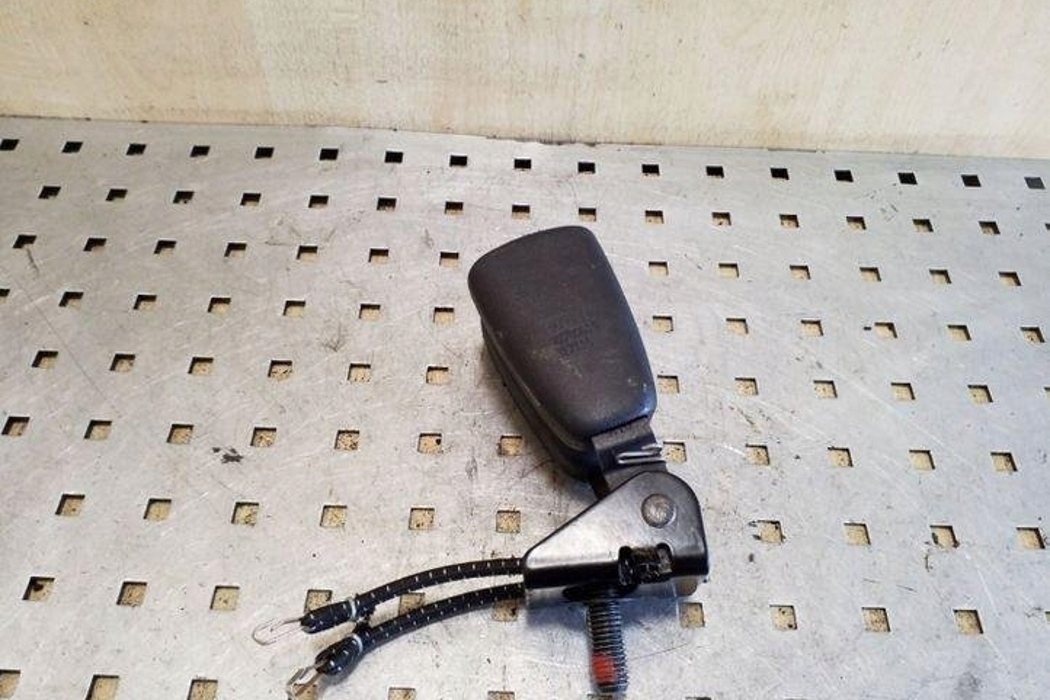 Beltelås venstre baksete Volvo V70 30780619