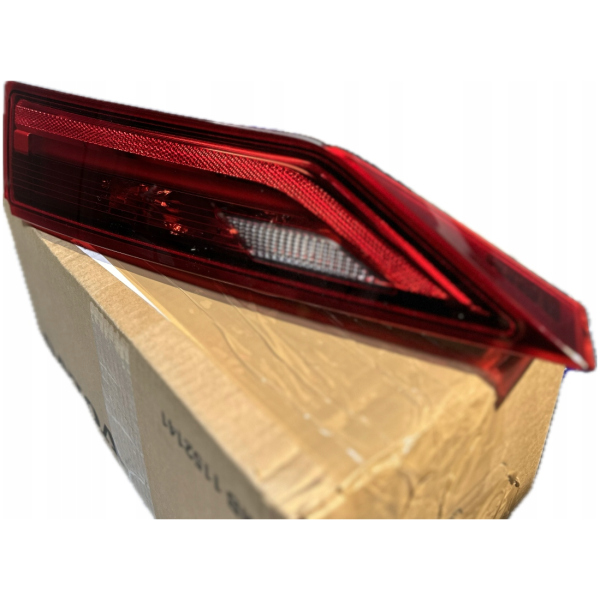 Høyre indre baklykt Volvo V90 32293884