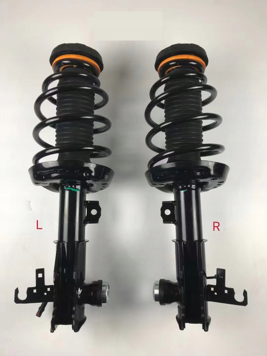 Sett med fremre støtdempere til Opel Insignia 22957278 - Bilde 2