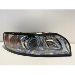 Volvo V50 høyre frontlykt xenon 32206145