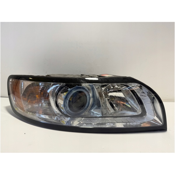 Volvo V50 høyre frontlykt xenon 32206145