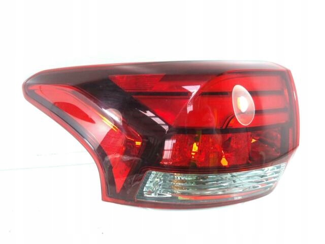 Venstre baklykt Mitsubishi Outlander 8330B173