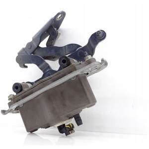 Hengsel høyre panser MERCEDES W212 A2048800228