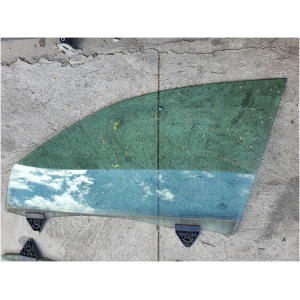 Audi A4 venstre fremre rute 8E0845021D