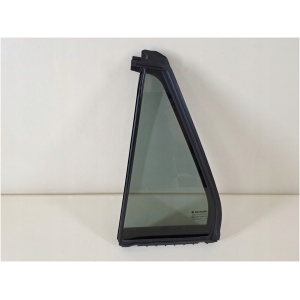 Suzuki SX4 S-Cross venstre bakdørglass 8455661M10