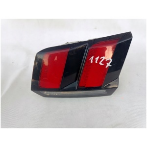 Peugeot 3008 høyre baklykt 9810477780