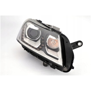 Høyre frontlykt VW Passat B7 3AB941044