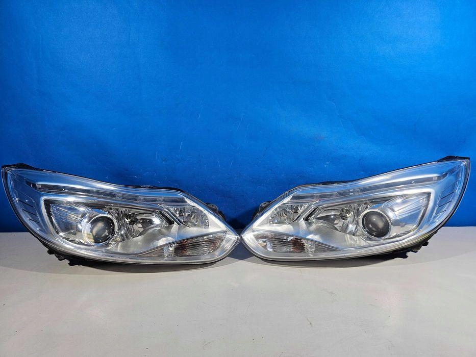 Ford Focus MK3 forlygter Bi-Xenon komplett venstre + høyre EU i svært god stand