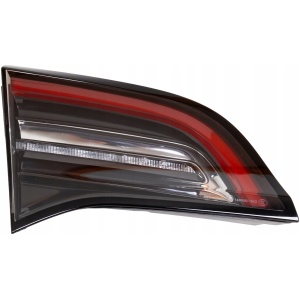 Baklykt venstre innvendig i bakluke Tesla Model 3/Y Lift 150208800B ny 18215938003 main
