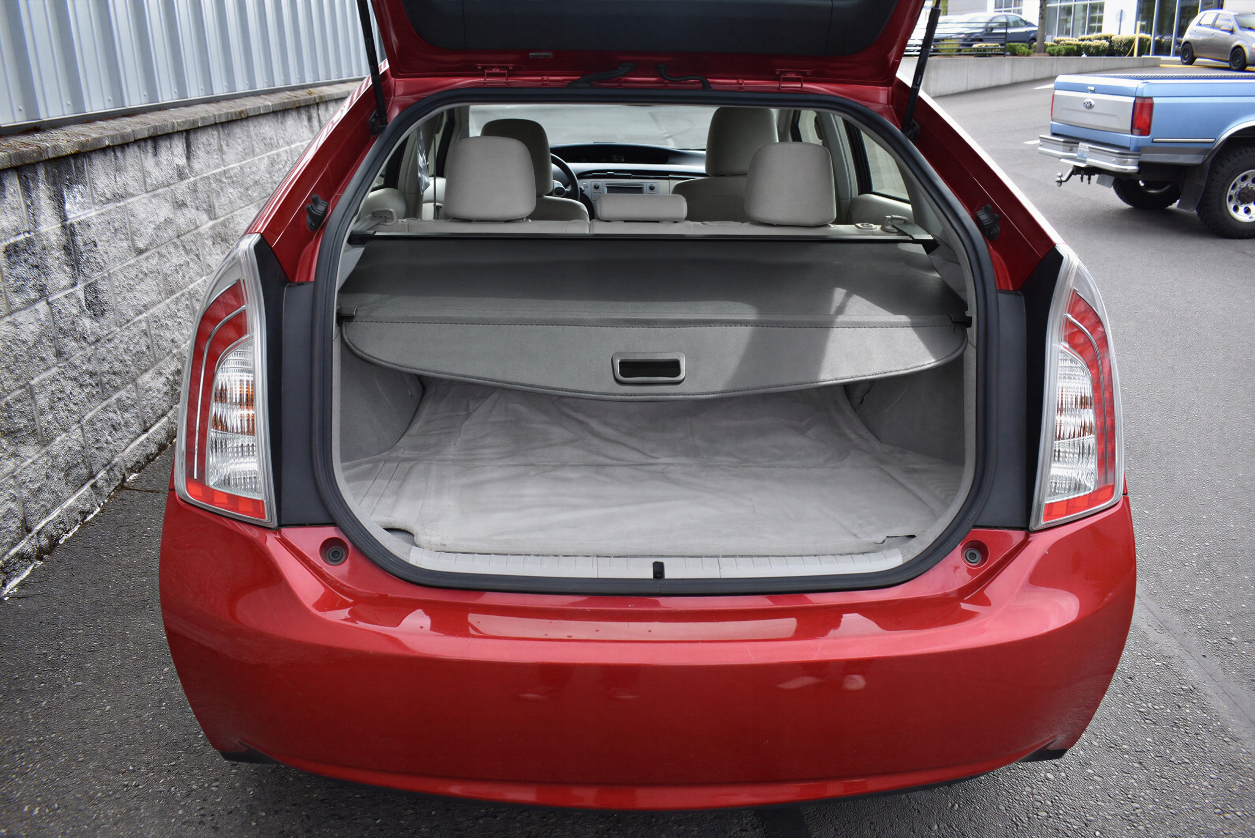 Toyota Prius IV XW50 2015-2023 bagasjeromsgardin svart OEM 6491047060C0 14196695160 gallery 2