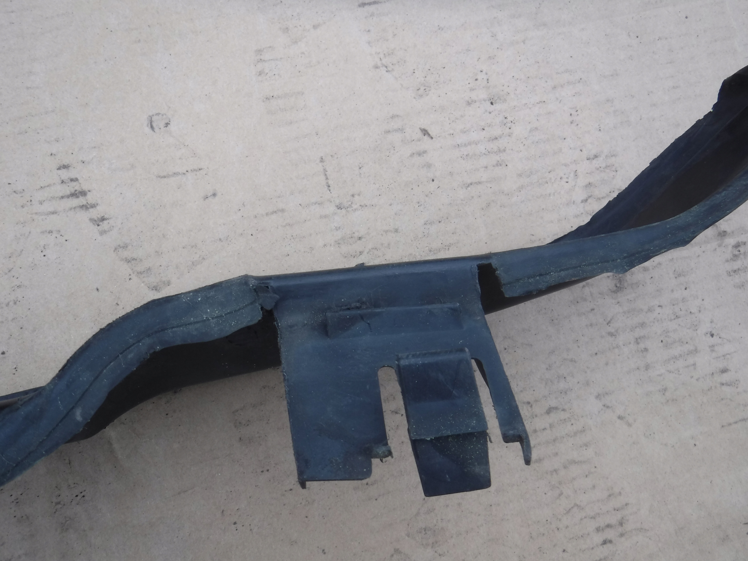 List/beskyttelse til framskjerm venstre foran VW Passat B5 FL 3B0821111B 17301938843 gallery 3