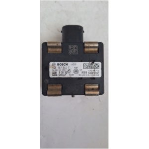 VW/Audi/Skoda/Seat ACC radarsensor foran 5Q0907561F (Volkswagen OE) https://allegro.pl/oferta/vwaudiskodaseat5q0907561fradarsensoraccczujnik18410467572 main