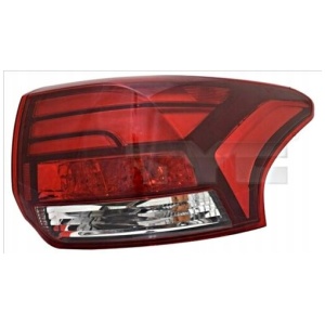 Mitsubishi Outlander 2015– baklykt ytre komplett m/pæreholder (OE) 8330B173 18453773248 main