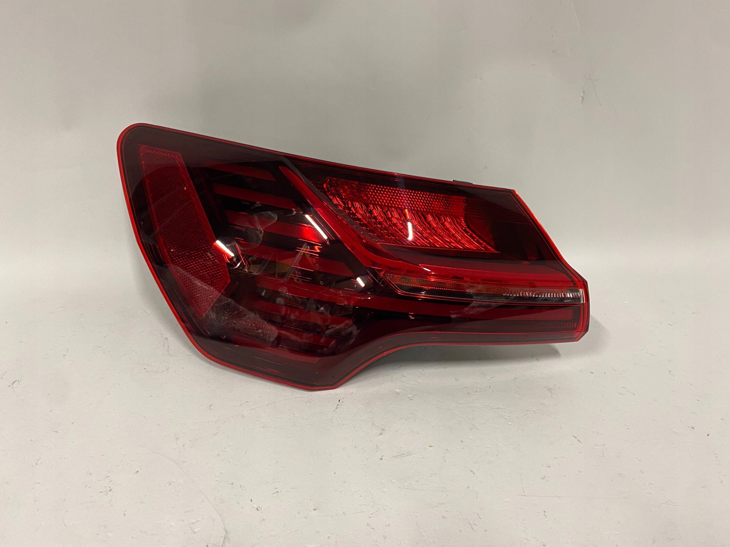Audi e-tron 4KE baklykt venstre ytre LED Matrix (EU) 2019- 4KE945091B 18469527275 gallery 2