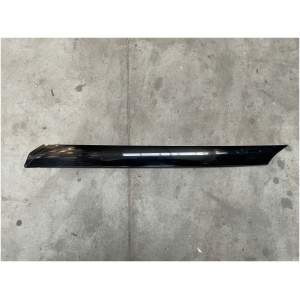 Polestar 2 / Volvo – Høyre deksel/list til frontrute (cowl) 31672586 17551095275 main