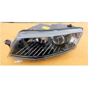 Venstre frontlykt Xenon Skoda Octavia III 5E1941017B 322286000 18522427024 main