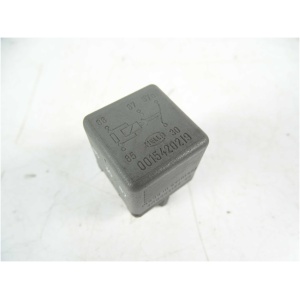 Mercedes relé (aluminium/sølv) A0015420219 – W123/W124/W126/W140 16224766820 main