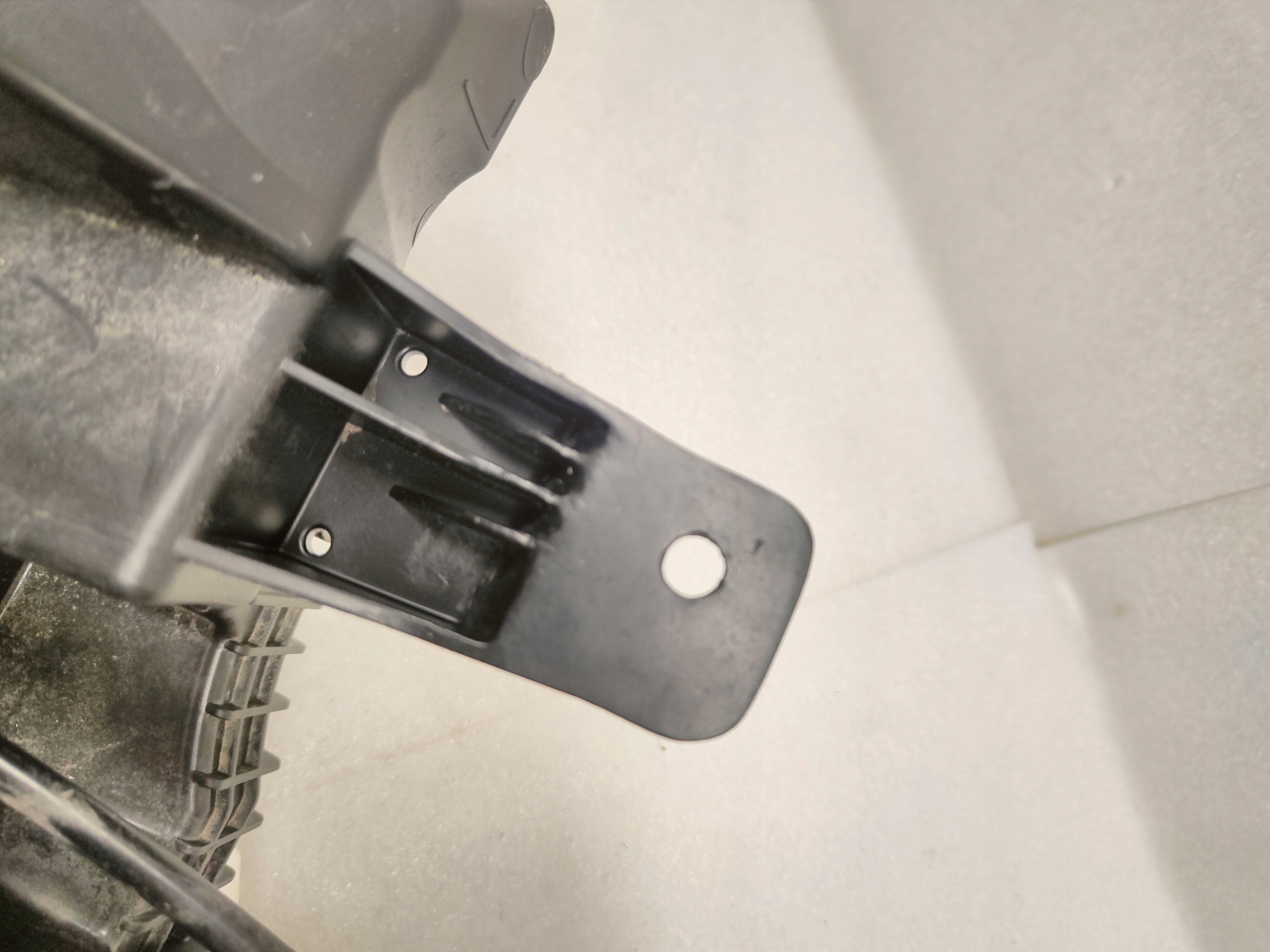 Nissan Leaf II – venstre front lyktelinse 260605SH0A 17261940181 gallery 4
