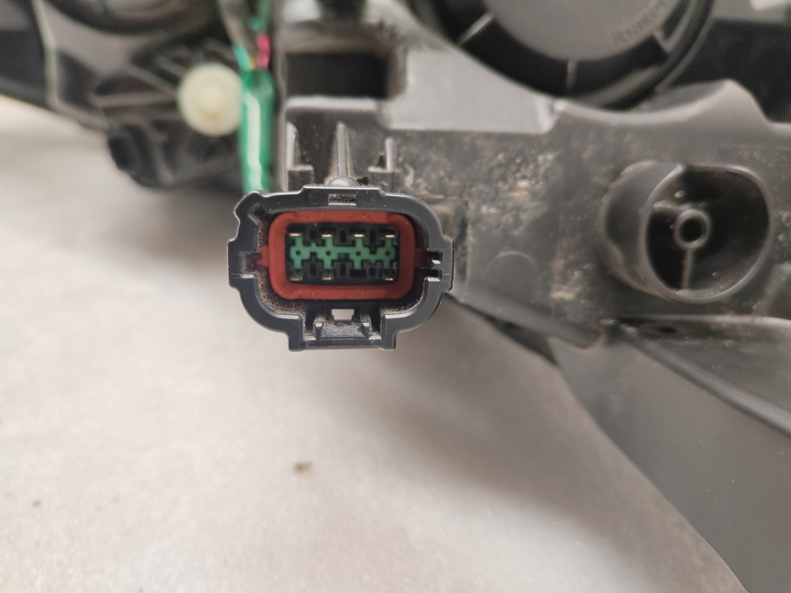 Nissan Leaf II – venstre front lyktelinse 260605SH0A 17261940181 gallery 8