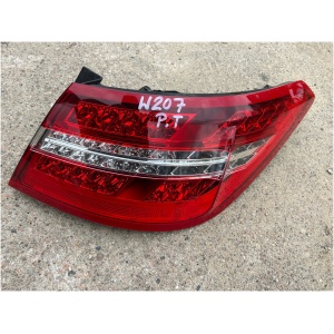 Mercedes-Benz W207 baklykt høyre bak komplett A2079060258 17556114048 main