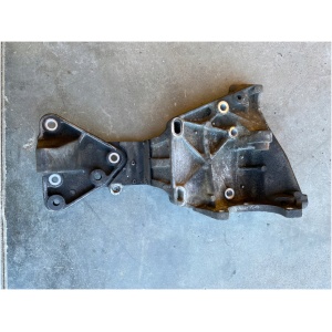 Volvo OE motorfeste venstre 30731516 – S60/V70/S80/XC60/XC90/V60 D5 185KM 18532525772 main