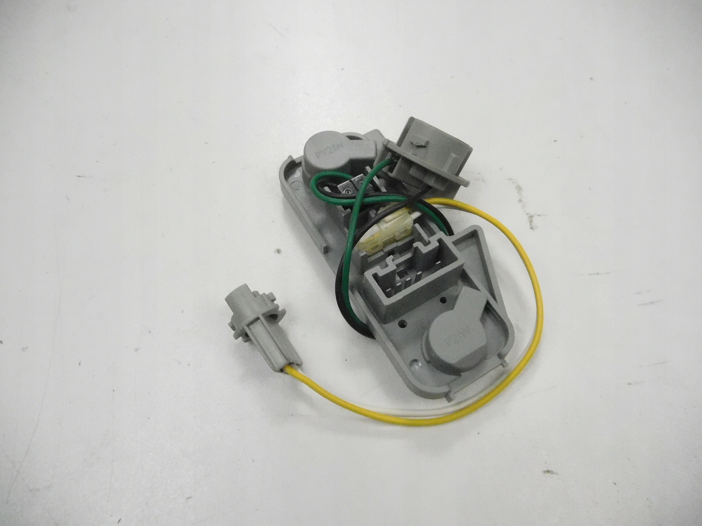 Bakre høyre lysholder/lampeplate Toyota Yaris 2005–2011 OE 81555-0D110 15142988440 gallery 2